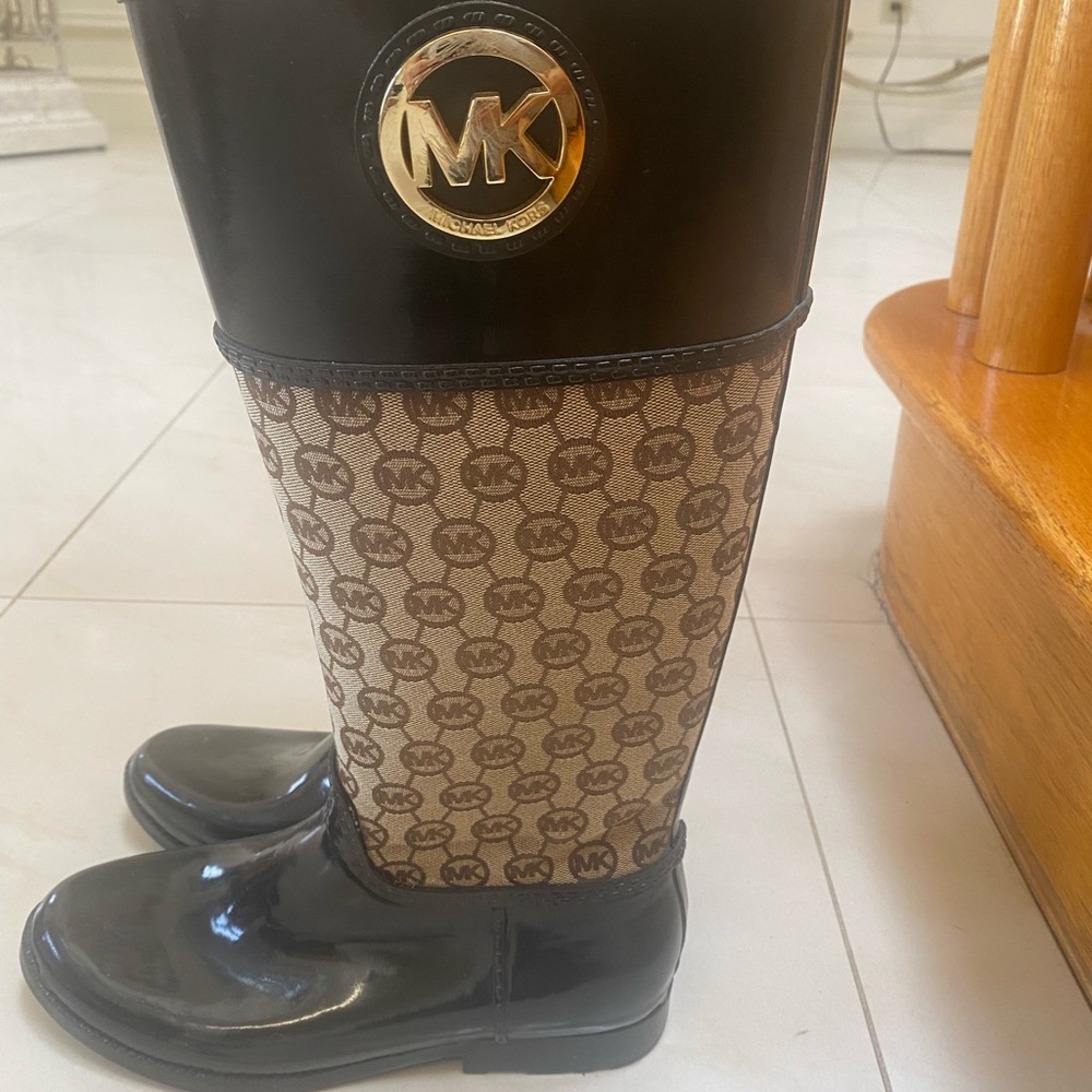 Michael kors rain boots
